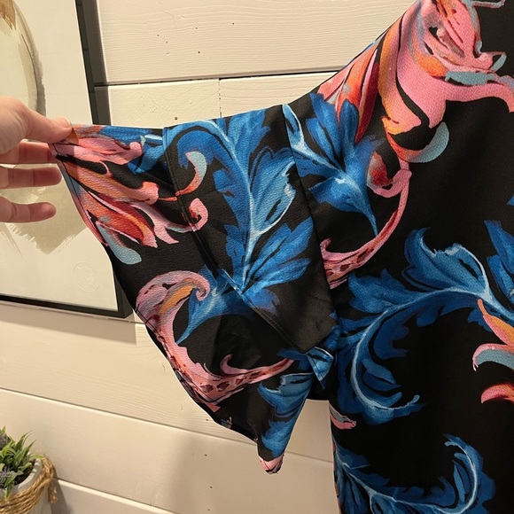 Mark. – Floral Ruffle Sleeve Top – Size 3X - Picture 6 of 8